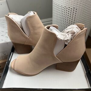 Qupid Booties